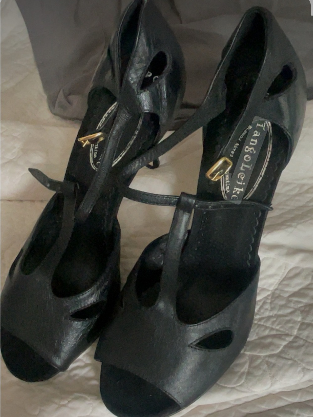 Tango Leiko T-Strap Black Leather Dancing Sandal W40